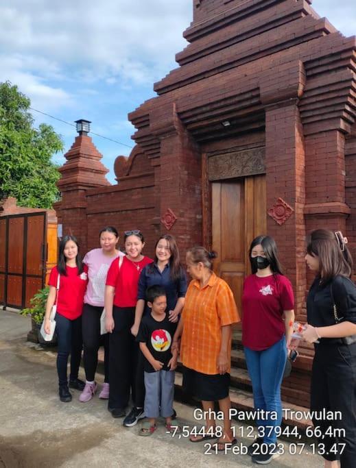 Grha Pawitra Trowulan Apartment Luaran gambar