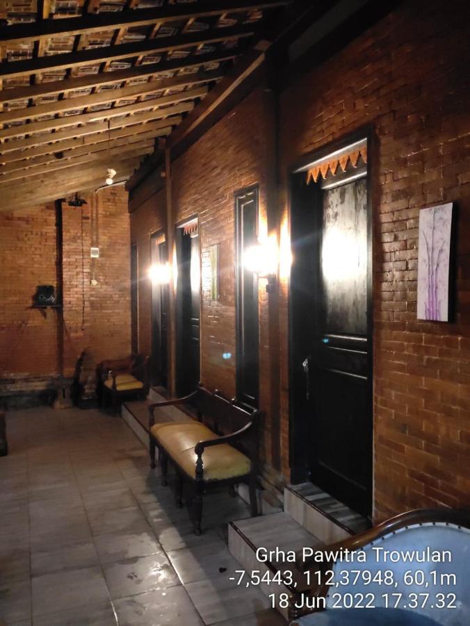 Grha Pawitra Trowulan Apartment Luaran gambar
