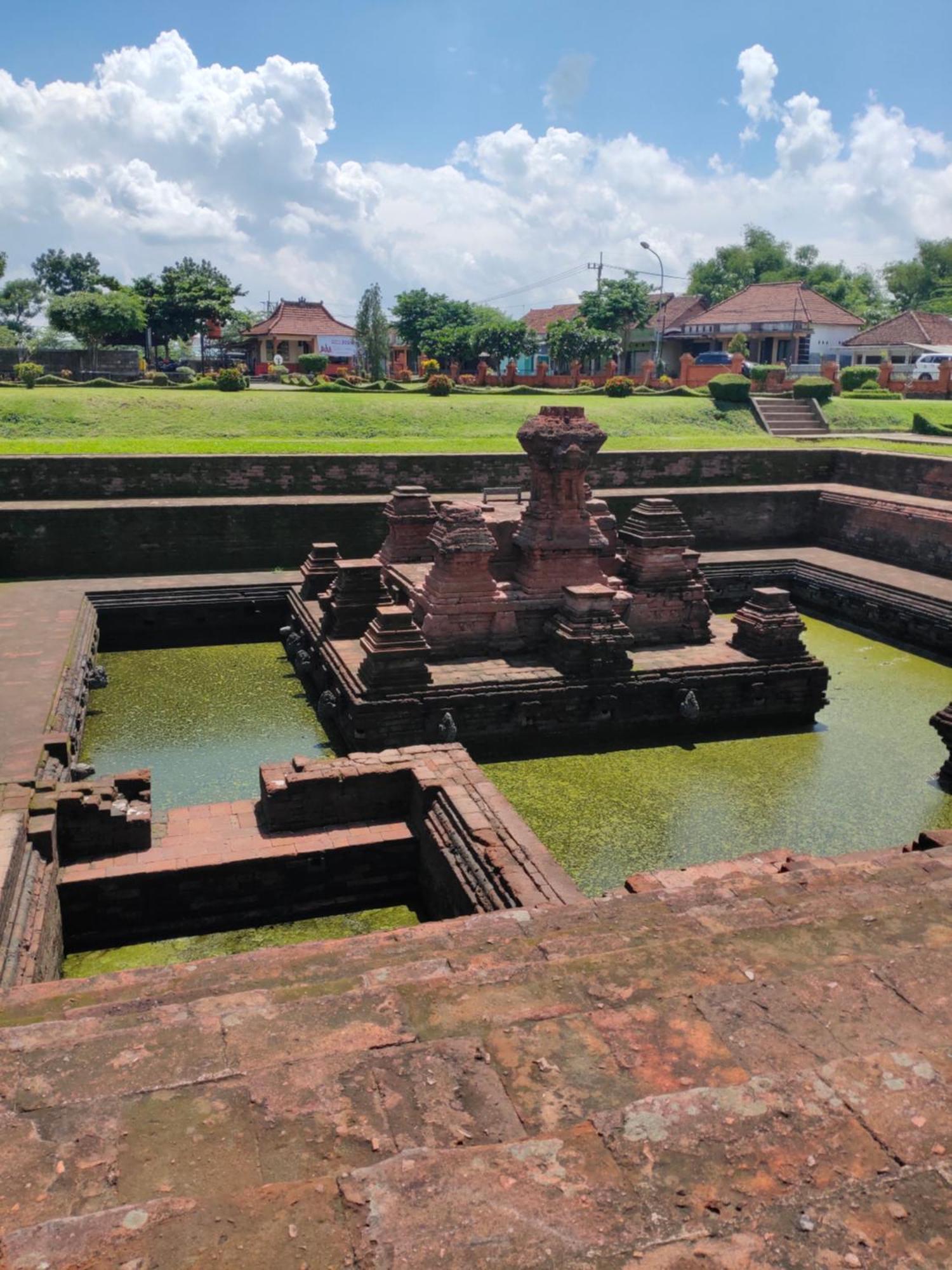 Grha Pawitra Trowulan Apartment Luaran gambar
