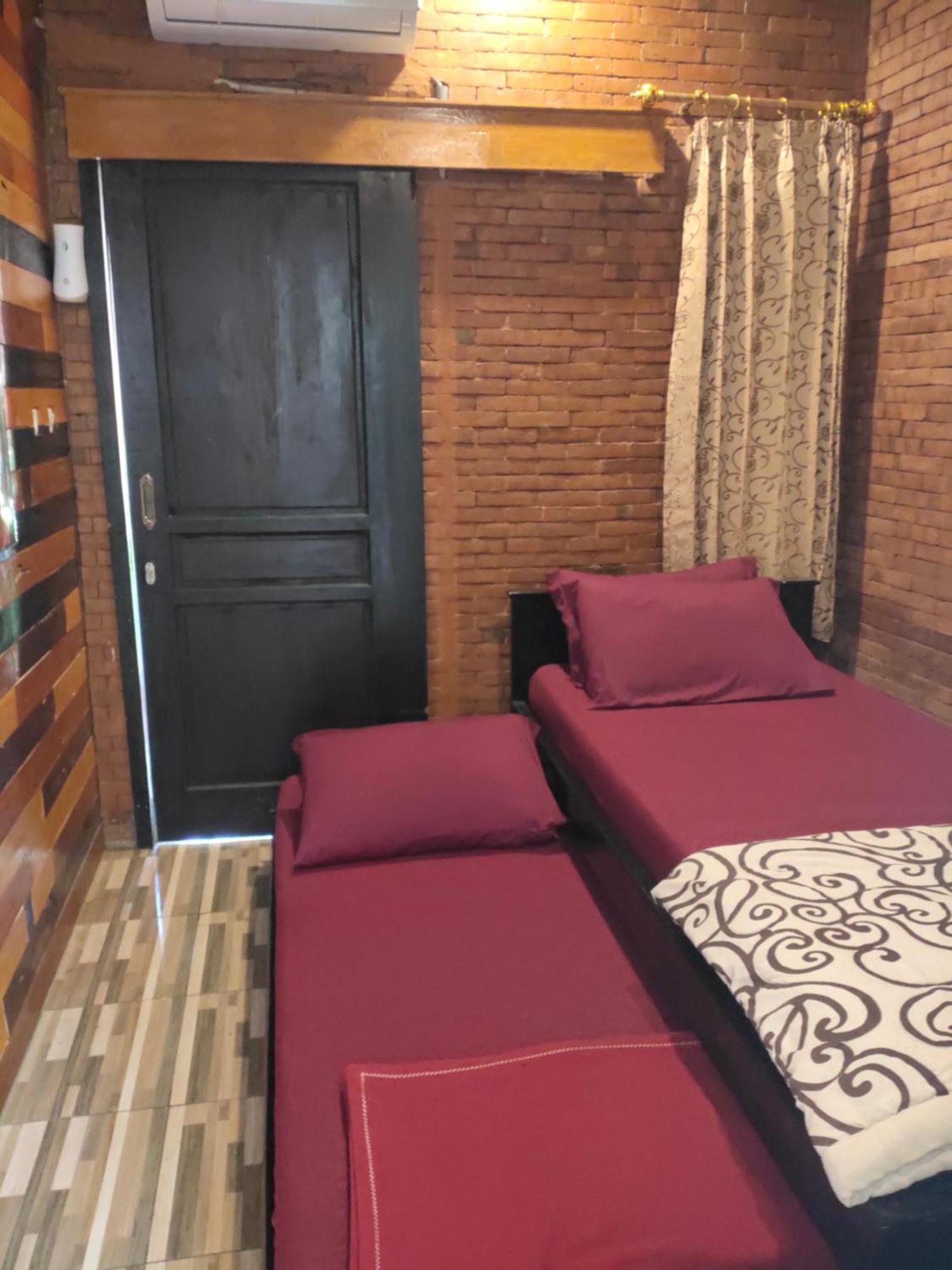 Grha Pawitra Trowulan Apartment Luaran gambar